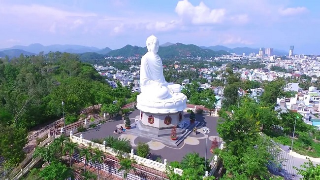 Ghé thăm Long Sơn Tự - ngôi chùa thờ Phật trăm tuổi nổi tiếng đất Khánh Hòa